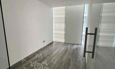 SÚPER UBICADA OFICINA EN RADIATAS BOSQUES DE LAS LOMAS