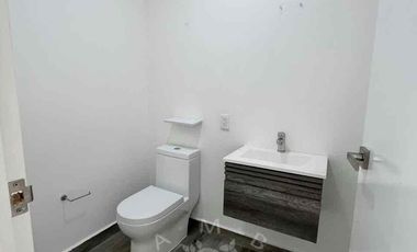 SÚPER UBICADA OFICINA EN RADIATAS BOSQUES DE LAS LOMAS