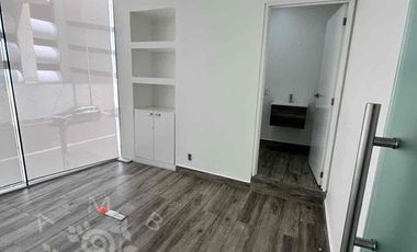 SÚPER UBICADA OFICINA EN RADIATAS BOSQUES DE LAS LOMAS