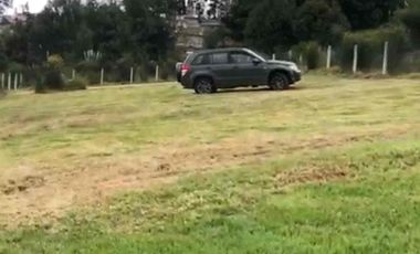 hermoso terreno en venta en MONAY Carapungo semiplano con buen acceso