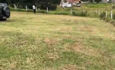 hermoso terreno en venta en MONAY Carapungo semiplano con buen acceso
