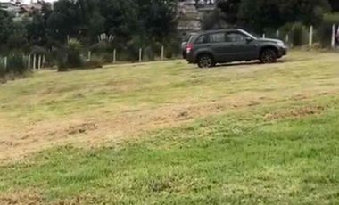 hermoso terreno en venta en MONAY Carapungo semiplano con buen acceso