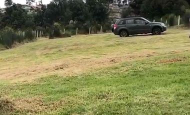 hermoso terreno en venta en MONAY Carapungo semiplano con buen acceso