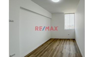 Venta De Exclusivos Departamentos En Mayorazgo - Ate