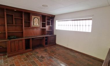 ARRIENDO CASA COMERCIAL EN EL BARRIO SANTA TERESITA