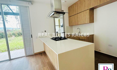 Casa Esquinera en Arriendo – Unidad Cerrada con Zona Verde