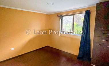 Leon Propiedades arrienda casa en sector Cuyuncavi, Curacaví.