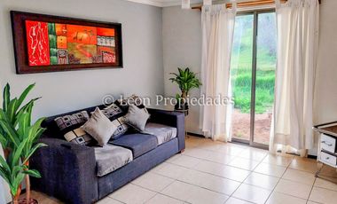Leon Propiedades arrienda casa en sector Cuyuncavi, Curacaví.