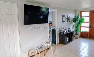 Leon Propiedades arrienda casa en sector Cuyuncavi, Curacaví.