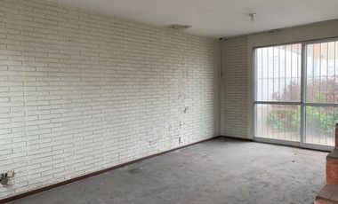 ¡Oportunidad en esquina! Terreno de 252 m² en Cedros de Villa, a ½ cdra. de parque – ideal proyecto o remodelación