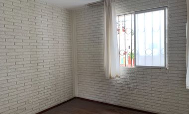 ¡Oportunidad en esquina! Terreno de 252 m² en Cedros de Villa, a ½ cdra. de parque – ideal proyecto o remodelación