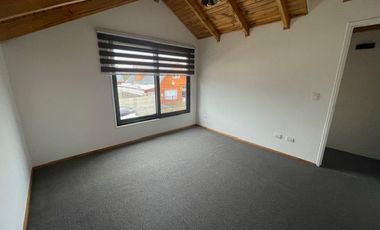 Arriendo casa soleada sin amoblar, sector Parque Fundadores, Puerto Montt.