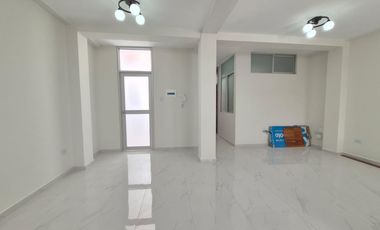 VENTA DE CASA EN URBANIZACIÓN LOS SAUCES CERCA DE LA UNIVERSIDAD SIPÁN