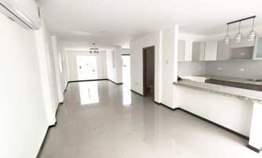 Arriendo casa de estreno Vía a la Costa Terra Nostra et Belaterra