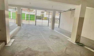 LOMAS DE URDESA-TERRAZA-VENTANALES-GARAGE DOS CARROS PUERTAS ELECTRICAS