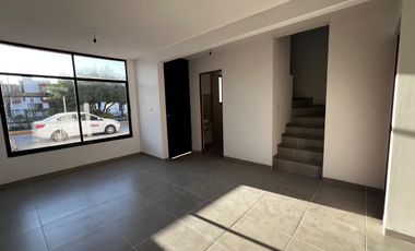 casa en Renta en Fracc Provenza zona industrial