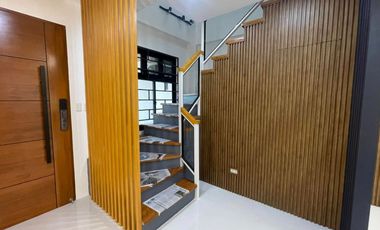 2 Storey Triplex Townhouse for Sale in Moonwalk Village Las Pinas - JB