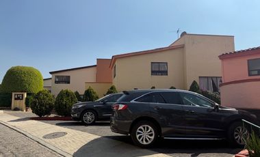 Venta de Casa en Condominio en Lomas Verdes a un costado de la UVM