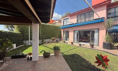 Venta de Casa en Condominio en Lomas Verdes a un costado de la UVM