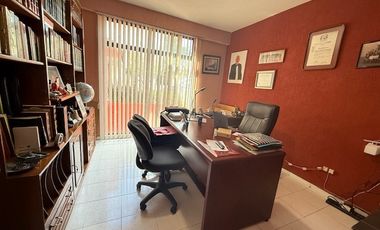 Venta de Casa en Condominio en Lomas Verdes a un costado de la UVM