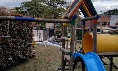 VENDO HERMOSA CASA EXCELENTE UBICACIÓN EN FUSAGASUGA