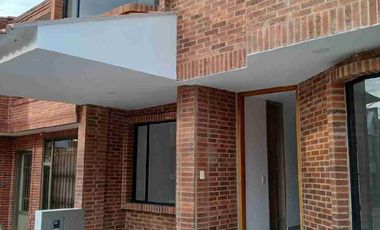 VENDO HERMOSA CASA EXCELENTE UBICACIÓN EN FUSAGASUGA