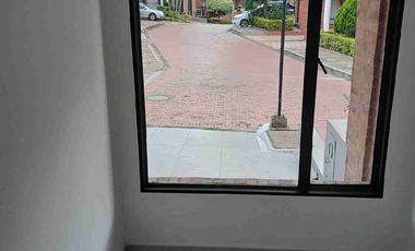 VENDO HERMOSA CASA EXCELENTE UBICACIÓN EN FUSAGASUGA