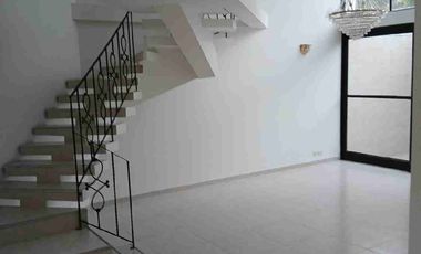 VENDO HERMOSA CASA EXCELENTE UBICACIÓN EN FUSAGASUGA