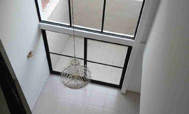 VENDO HERMOSA CASA EXCELENTE UBICACIÓN EN FUSAGASUGA