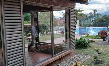 VENDO HERMOSA CASA EXCELENTE UBICACIÓN EN FUSAGASUGA