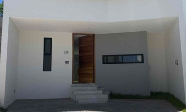 Casa en venta con amplio Jardín  en Sivec Capital Norte, Nuevo Mexico