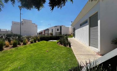 Casa en venta cerca del Hospital Santa María Chapalita en  Capital Norte Zapopan