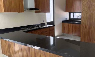 Casa en venta cerca del Hospital Santa María Chapalita en  Capital Norte Zapopan