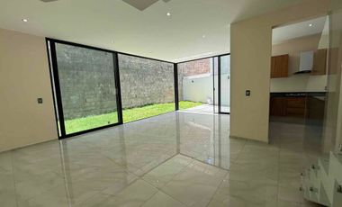 Casa en venta cerca del Hospital Santa María Chapalita en  Capital Norte Zapopan