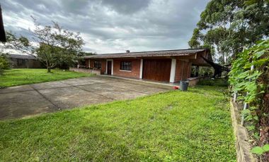 Se arrienda Casa Campestre vía Armenia sector tribunas