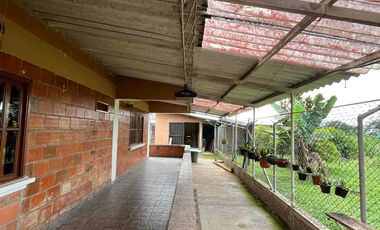 Se arrienda Casa Campestre vía Armenia sector tribunas