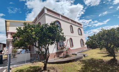 Se vende casa independiente esquinera en La Victoria Ibarra