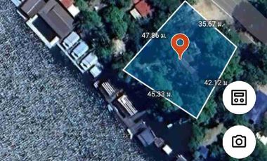 📍 Prime Riverside Land with Billion-Dollar Views
Title deed includes a riverside wooden house on the Kwai Yai River – 3 bedrooms, 3bathrooms, with a balcony. Located along Highway 3199, near Erawan Waterfall ☘️🍂
🔥 Only 16 million THB!