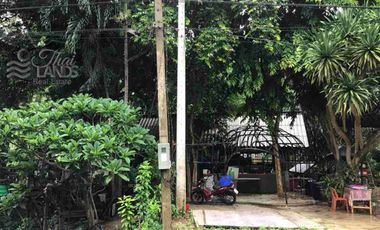 📍 Prime Riverside Land with Billion-Dollar Views
Title deed includes a riverside wooden house on the Kwai Yai River – 3 bedrooms, 3bathrooms, with a balcony. Located along Highway 3199, near Erawan Waterfall ☘️🍂
🔥 Only 16 million THB!