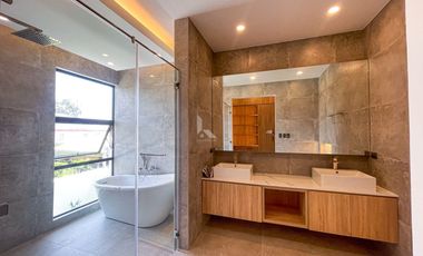 Luxurious Modern Tropical House and Lot For Sale in BF Homes, Parañaque City