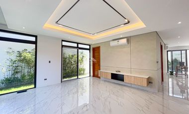 Luxurious Modern Tropical House and Lot For Sale in BF Homes, Parañaque City