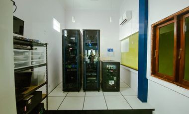 DIJUAL RUMAH KANTOR DAN SELURUH ISINYA DI SETURAN