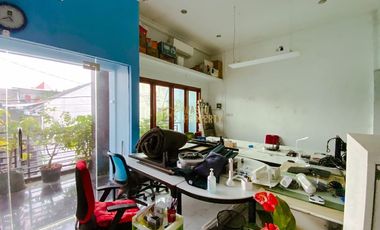 DIJUAL RUMAH KANTOR DAN SELURUH ISINYA DI SETURAN