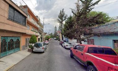 HERMOSA CASA EN VENTA DE RECUPERACION BANCARIA EN SECTOR POPULAR, IZTAPALAPA, CDMX.