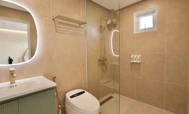 Fully Furnished Modern Suites for Rent | 1BR w/ Parking | 3-Mins to Beach!