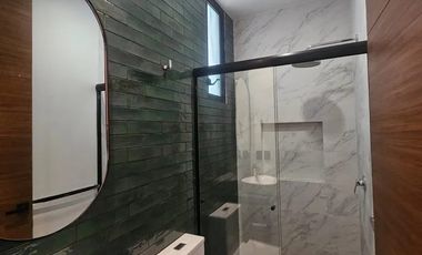 HERMOSA RESIDENCIA EN RENTA A ESTRENAR,  de 3 Niveles en Parques Vallarta, dentro de Coto Abeto.