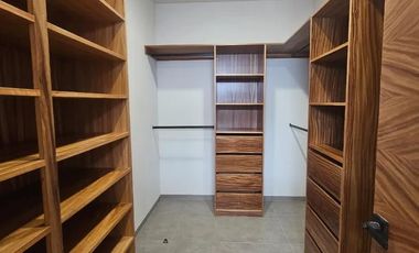 HERMOSA RESIDENCIA EN RENTA A ESTRENAR,  de 3 Niveles en Parques Vallarta, dentro de Coto Abeto.