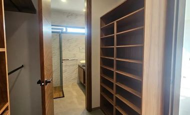 HERMOSA RESIDENCIA EN RENTA A ESTRENAR,  de 3 Niveles en Parques Vallarta, dentro de Coto Abeto.