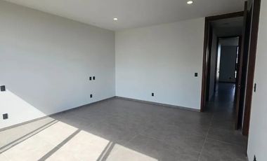 HERMOSA RESIDENCIA EN RENTA A ESTRENAR,  de 3 Niveles en Parques Vallarta, dentro de Coto Abeto.
