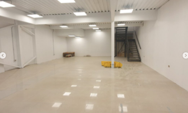 Arriendo local comercial centrico en Los Andes -con bodega y alto flujo comercial